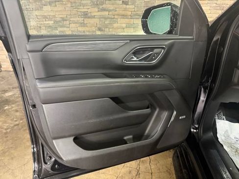 Used 2023 GMC Yukon SLT w/ SLT Luxury Package AWD/4WD image 11