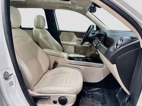 Used 2022 Mercedes-Benz GLB 250 4MATIC image 29