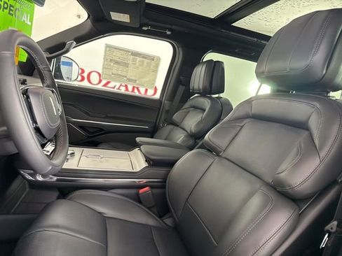 New 2025 Lincoln Navigator L Reserve w/ Jet Appearance Package image 13