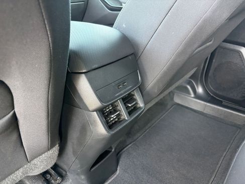 Used 2025 Chevrolet Equinox LT FWD image 23