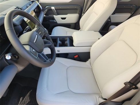 New 2026 Land Rover Defender 110 X-Dynamic SE image 9