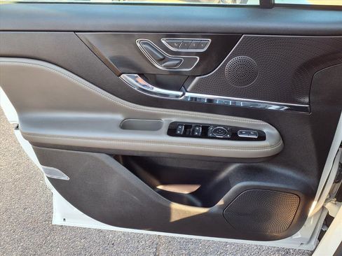 Used 2023 Lincoln Corsair Standard image 20