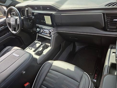 Used 2024 GMC Sierra 2500 AT4X AWD/4WD image 16