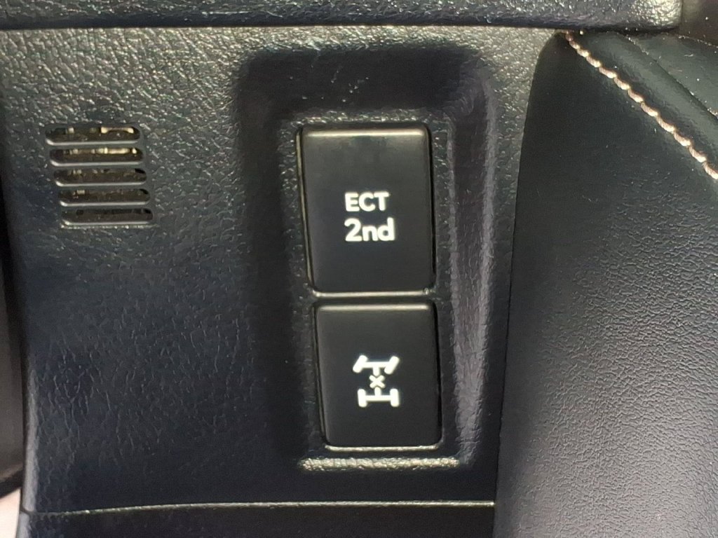Used 2023 Lexus GX 460 Luxury w/ Sport Design Package AWD/4WD image 22