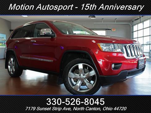 Used 2012 Jeep Grand Cherokee Overland AWD/4WD image 2