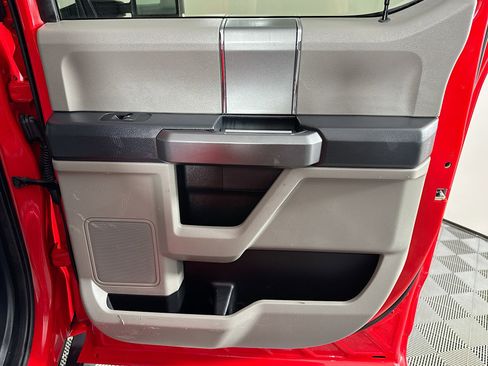 Used 2022 Ford F250 XLT w/ Black Appearance Package image 25