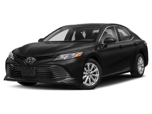 Used 2020 Toyota Camry LE image 1