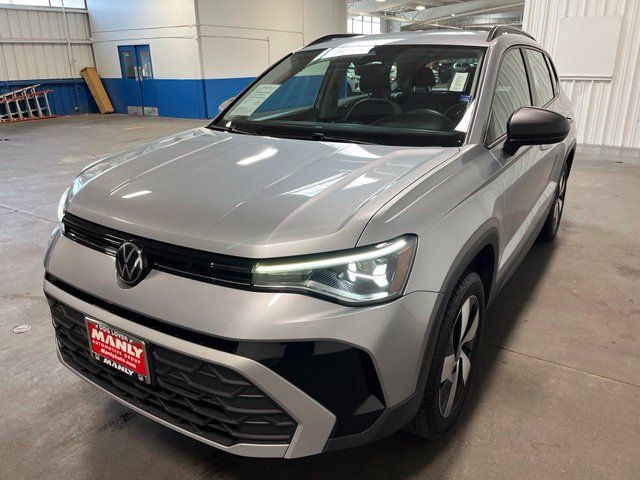 Used 2025 Volkswagen Taos S AWD/4WD image 7