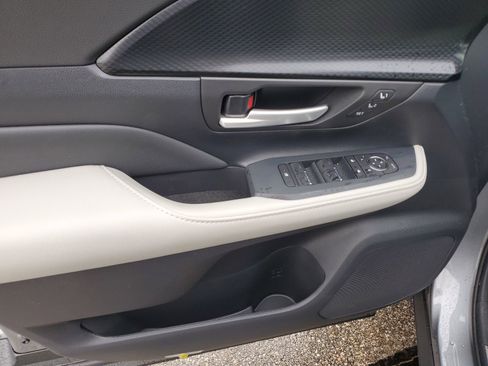 New 2026 Toyota Grand Highlander AWD Hybrid image 21