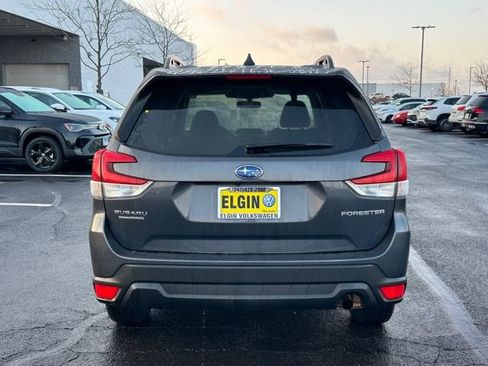Used 2024 Subaru Forester Premium image 5