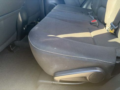 Used 2018 Toyota RAV4 XLE FWD image 15