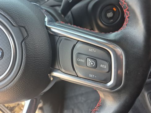 Used 2022 Jeep Wrangler Rubicon AWD/4WD image 34