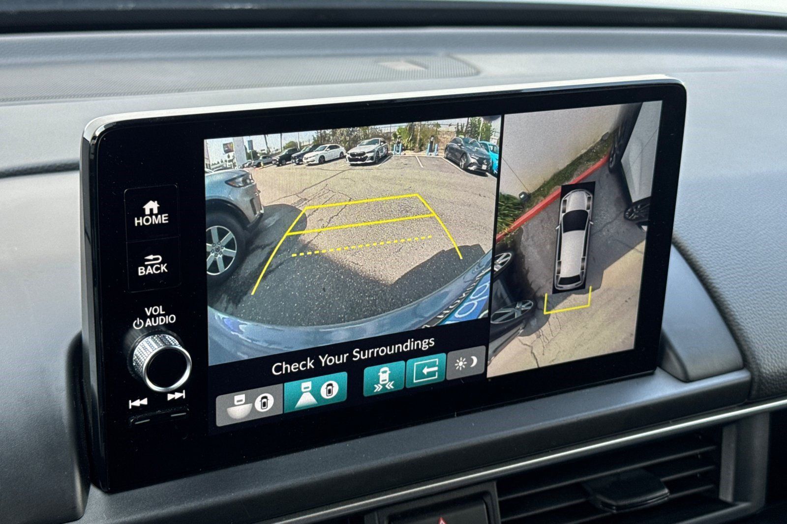 Certified 2025 Honda Pilot Black Edition image 21
