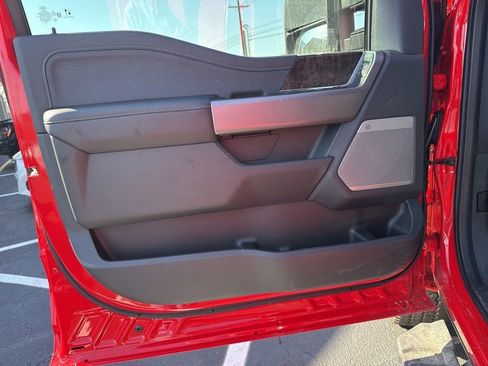 New 2025 Ford F250 Lariat w/ Black Appearance Package image 25