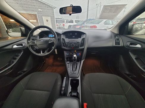 Used 2015 Ford Focus SE w/ SE Sport Package image 18