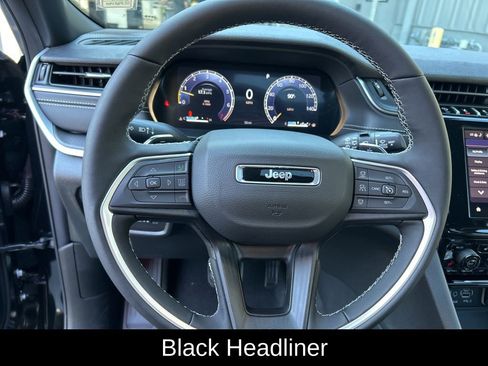 New 2025 Jeep Grand Cherokee Altitude image 20