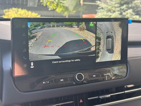 New 2025 Mitsubishi Outlander SE image 30