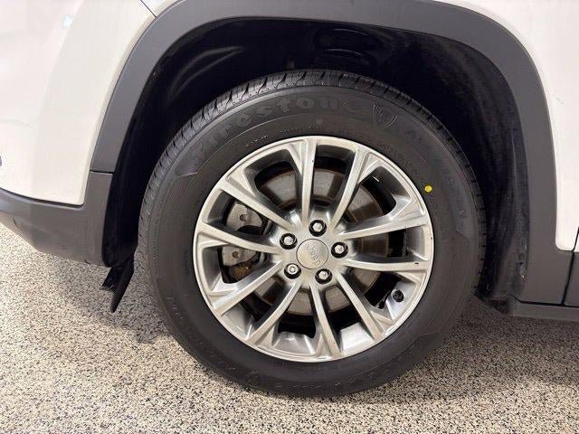 Used 2019 Jeep Cherokee Latitude Plus w/ Cold Weather Group FWD image 35