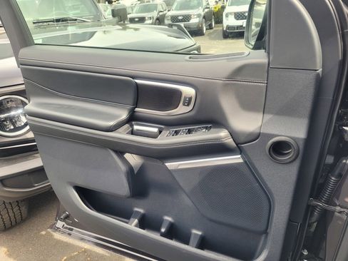 New 2026 Ford Expedition Platinum image 43