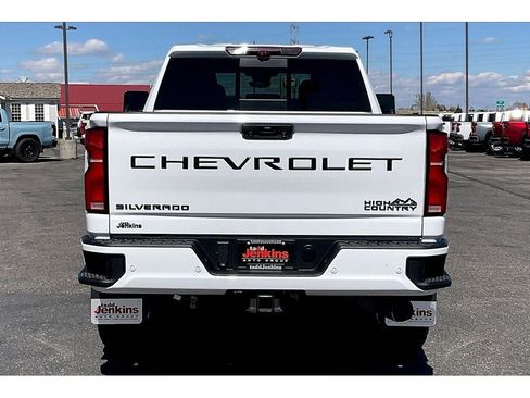 Used 2024 Chevrolet Silverado 3500 High Country w/ High Country Premium Package image 4