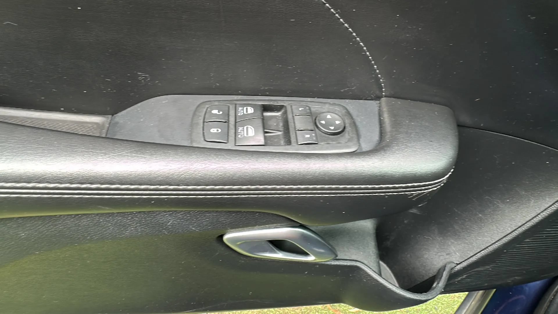 Used 2015 Dodge Challenger R/T Plus RWD image 27