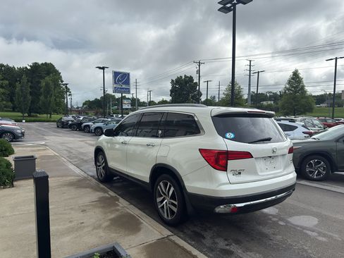 Used 2016 Honda Pilot Touring image 5