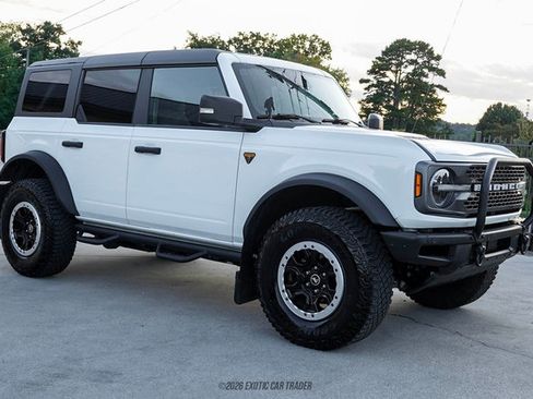 Used 2023 Ford Bronco Badlands w/ Sasquatch Package AWD/4WD image 12