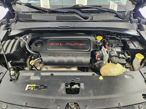 Used 2018 Jeep Compass Latitude AWD/4WD image 32