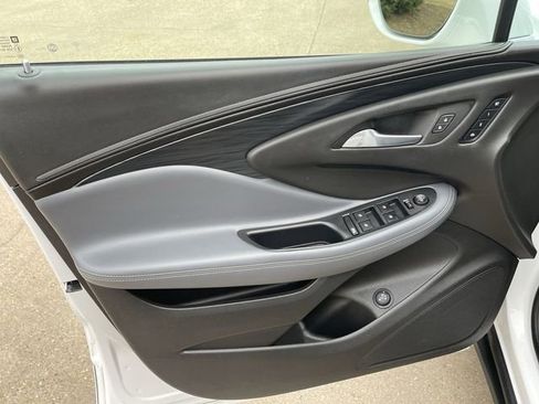 Used 2020 Buick Envision Essence image 10