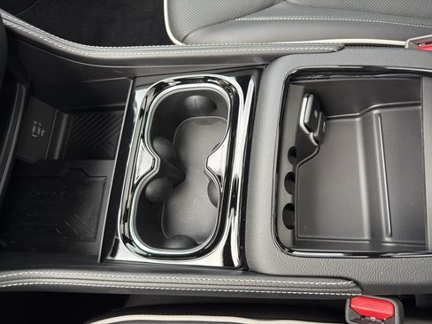 New 2027 Chrysler Pacifica Limited AWD/4WD image 23