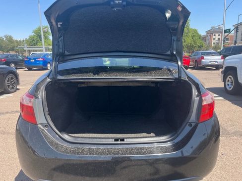 Used 2017 Toyota Corolla LE image 5