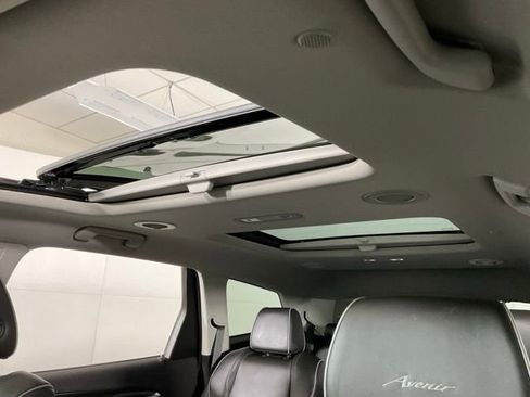 Used 2021 Buick Enclave Avenir w/ Avenir Technology Package image 24