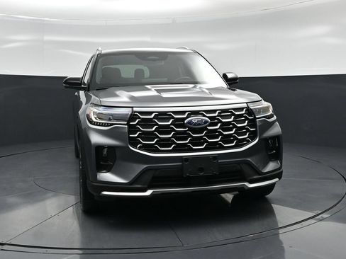 Certified 2025 Ford Explorer Platinum w/ Ultimate Package AWD/4WD image 57