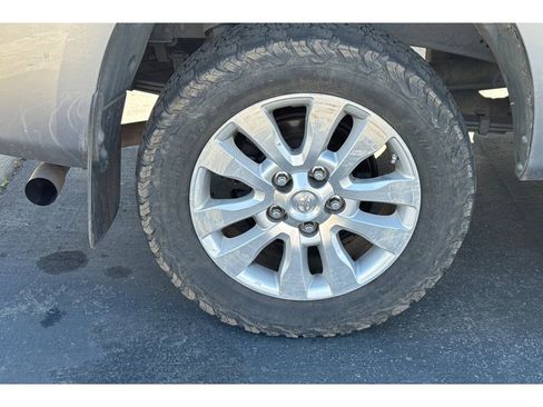 Used 2010 Toyota Tundra Limited image 7