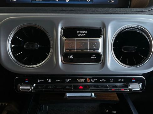 Used 2025 Mercedes-Benz G 550 image 43