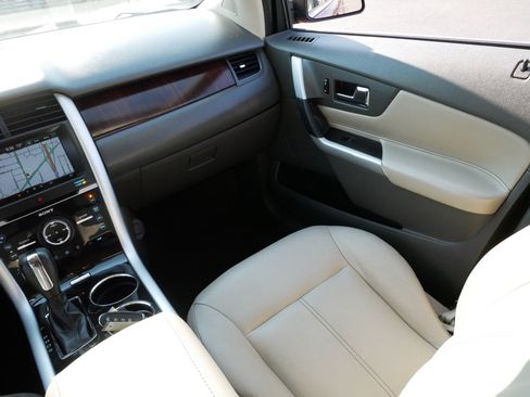 Used 2014 Ford Edge Limited w/ Equipment Group 302A AWD/4WD image 11