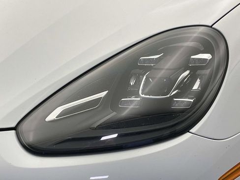 Used 2016 Porsche Cayenne S image 15