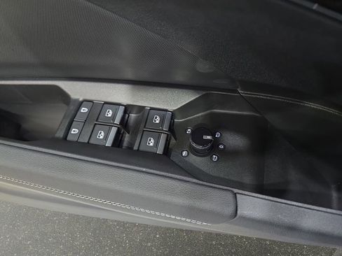 Used 2024 Audi Q4 e-tron Prestige w/ Black Optic Package image 31