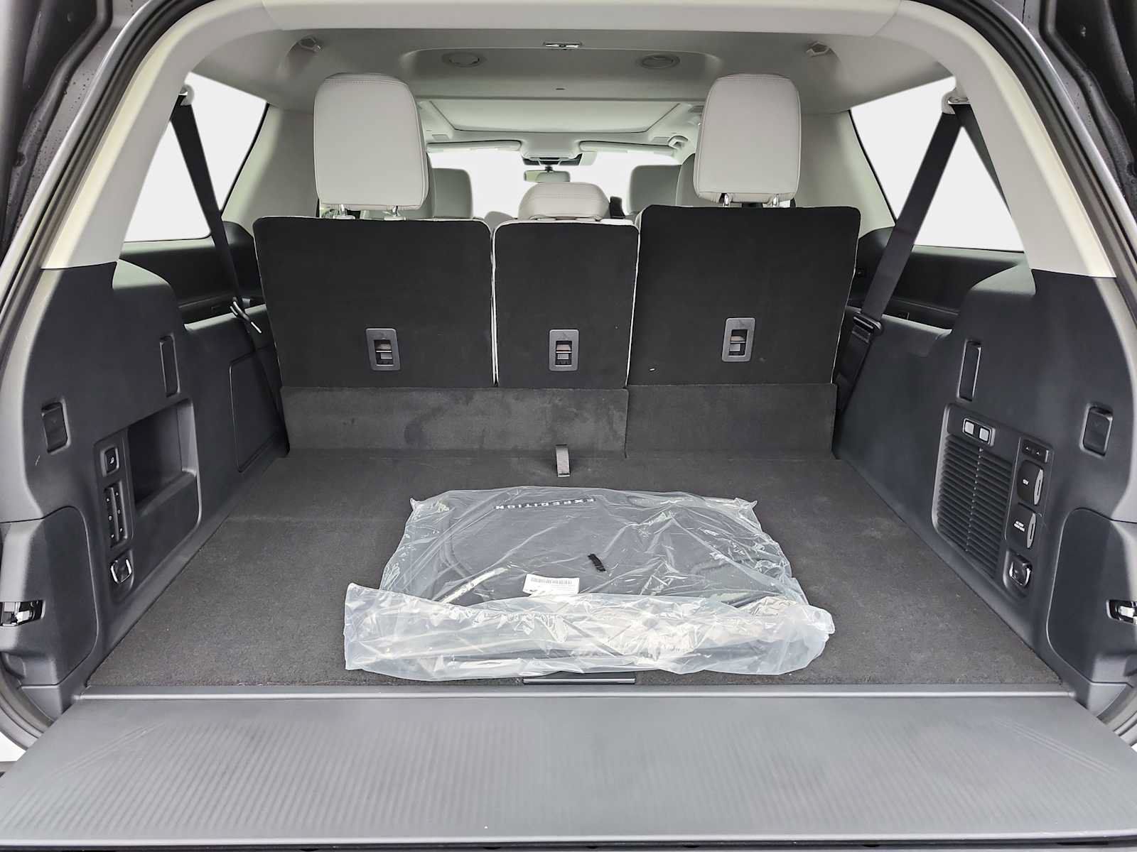 New 2025 Ford Expedition Max Platinum w/ Platinum Ultimate Package AWD/4WD image 17