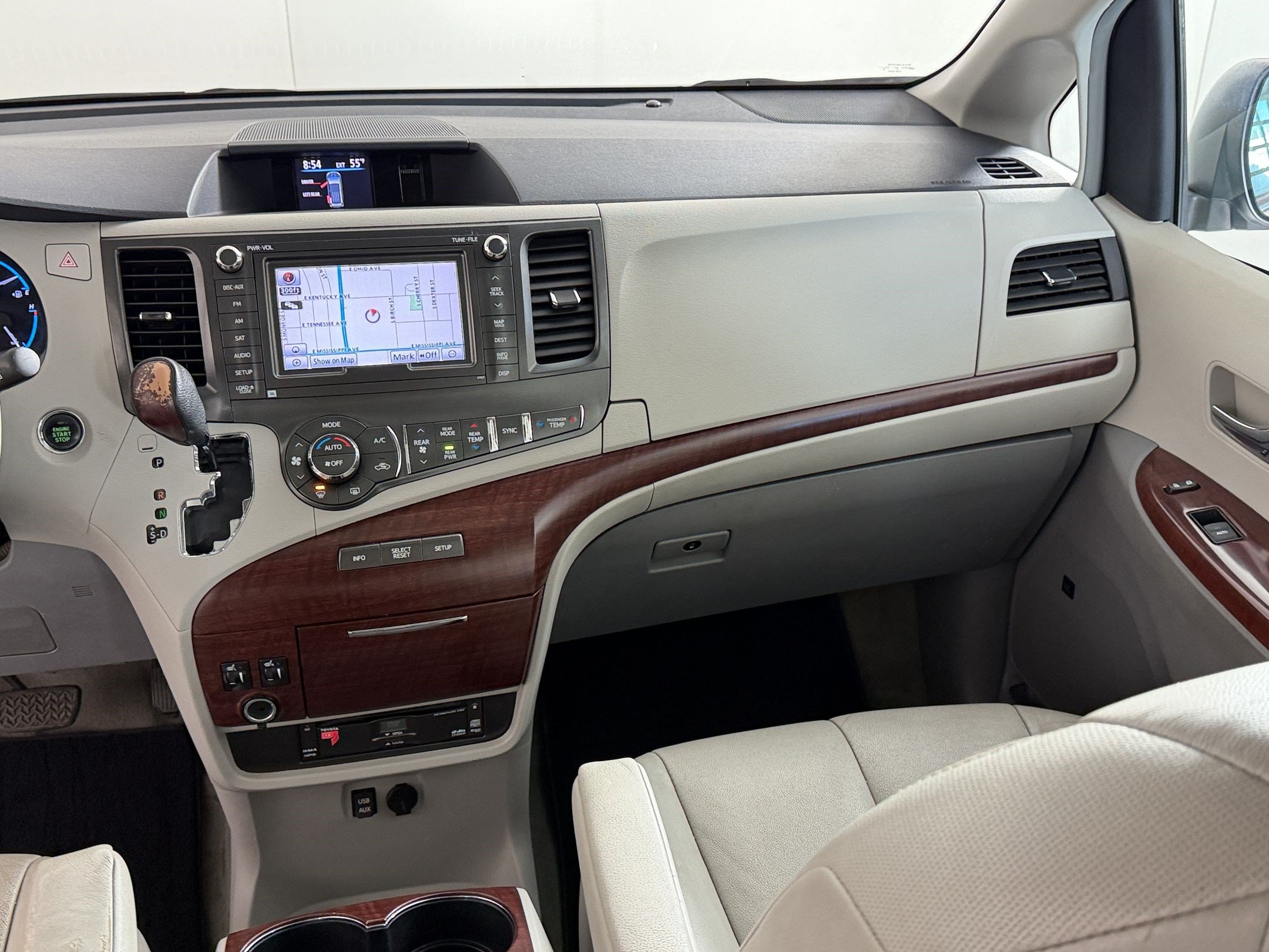 Used 2013 Toyota Sienna XLE w/ Premium Pkg AWD/4WD image 30