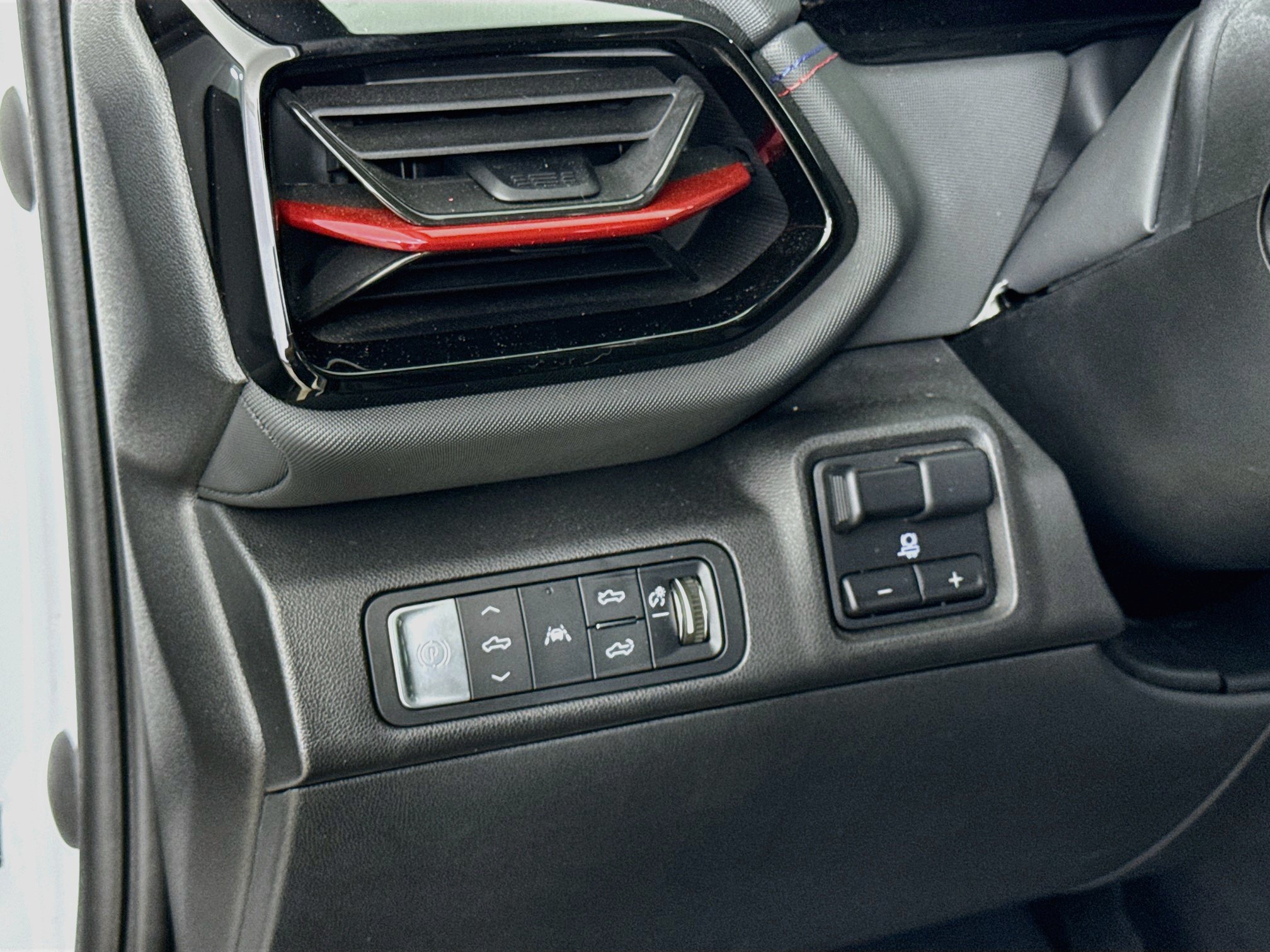 Used 2024 Chevrolet Silverado EV RST AWD/4WD image 12