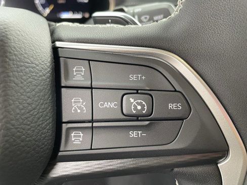 New 2025 Jeep Grand Cherokee L Laredo w/ Luxury Tech Group I image 17