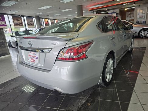 Used 2015 Nissan Altima 2.5 SV image 4