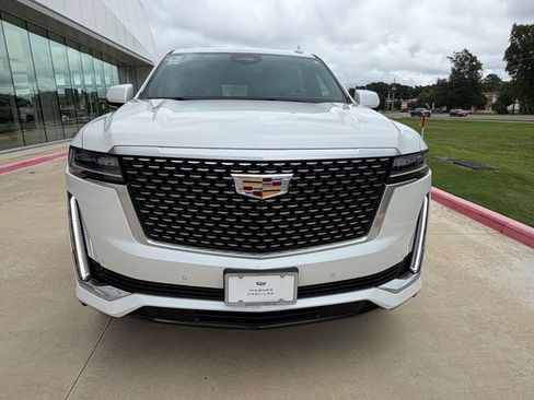 Used 2023 Cadillac Escalade ESV Luxury w/ LPO, Floor Liner Package RWD image 7