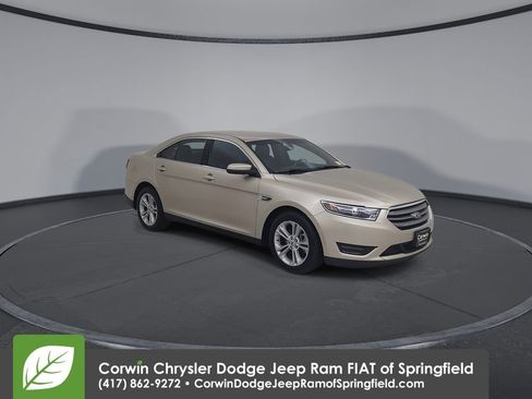 Used 2018 Ford Taurus SEL image 3