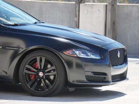 Used 2016 Jaguar XJ L Portfolio AWD/4WD image 28