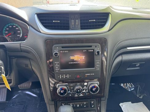Used 2016 Chevrolet Traverse LT w/ Style and Technology Package image 9