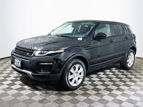 Used 2017 Land Rover Range Rover Evoque SE image 4