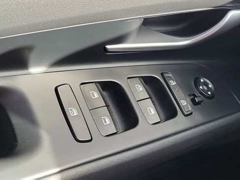 Certified 2025 Hyundai Elantra SEL w/ Cargo Package image 15