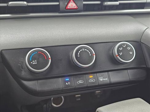 Used 2023 Hyundai Elantra SE w/ Cargo Package image 25